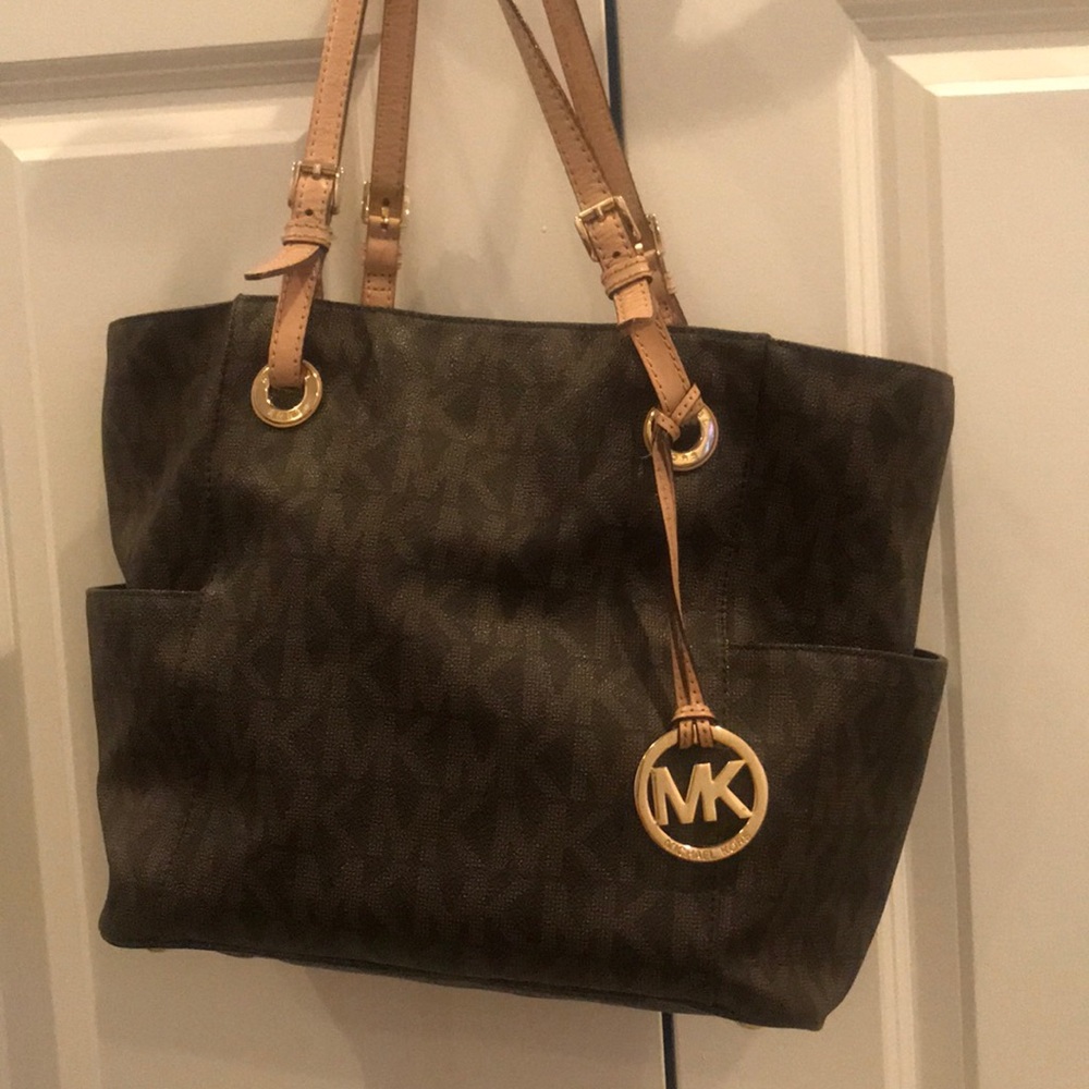 MIchael Kors purse